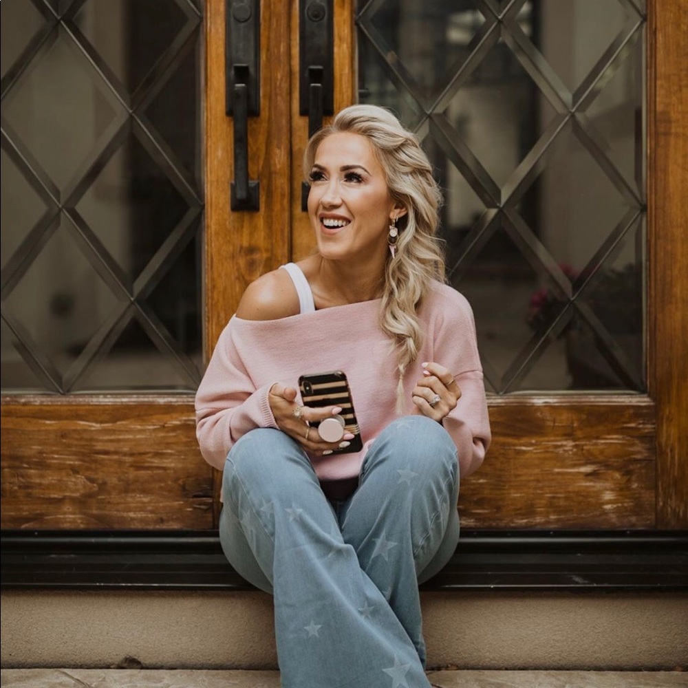 Meet your Posher, Joy